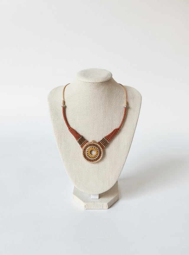 Collier cercle micro-macramé