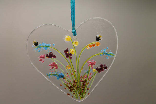 Thurs 5th March, 10.30am - 1pm - Mothers Day Suncatchers