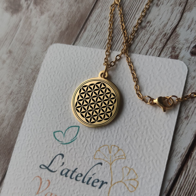 Collier &quot;Fleur de vie&quot; rond doré