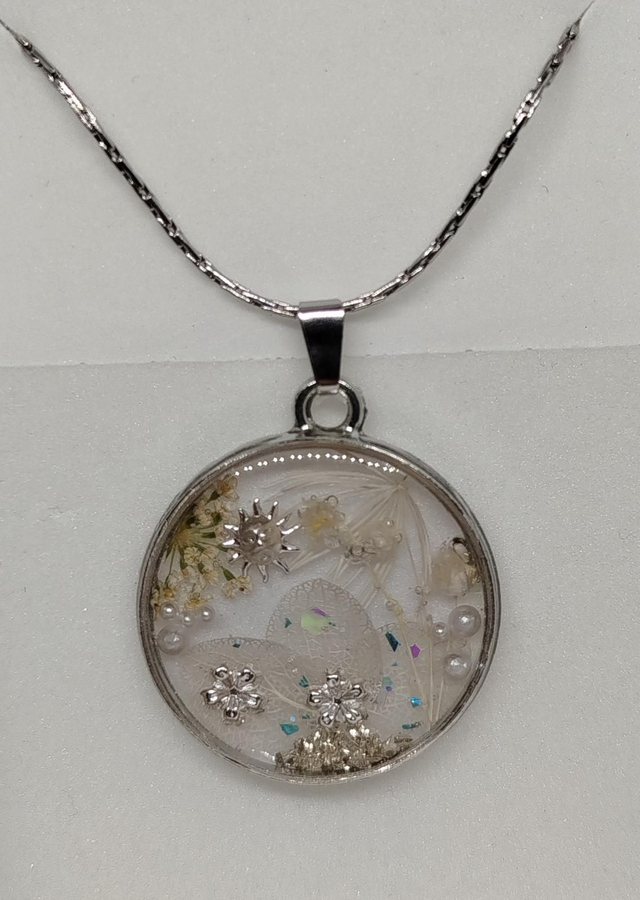 Collier pendentif Izia coloris blanc 