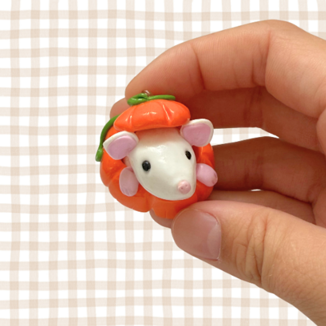 Pumpkin Mouse Figure