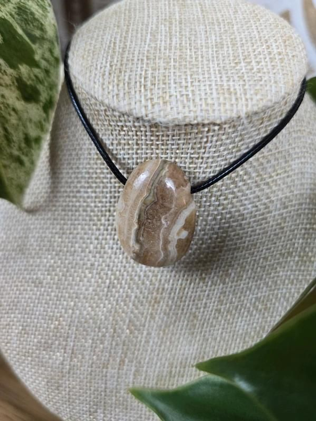 Aragonite - Pendentif pierre percée (Qualité A)