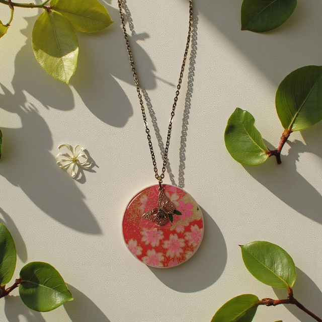 Collier acier inoxydable motifs japonais rose corail