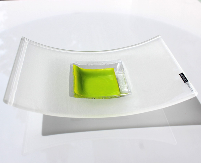 o4 Schale konvex gewölbt . quadratischer Akzent in Frühlingsgrün . tk 0 212023 12