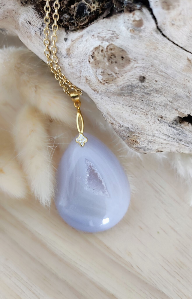 Agate druzy (inclusion de quartz)