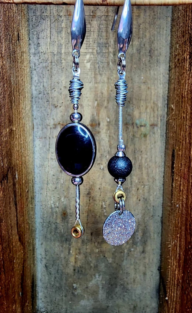 Boucles d'oreilles corde de guitare recyclée 