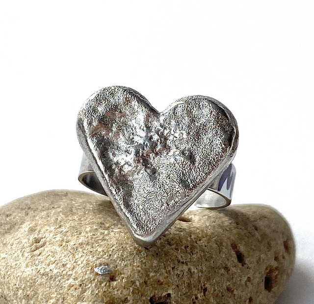 Textures of Scotland heart ring 🩷