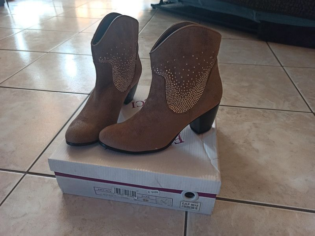 Bottines marron clair T39 Enza Uncci 