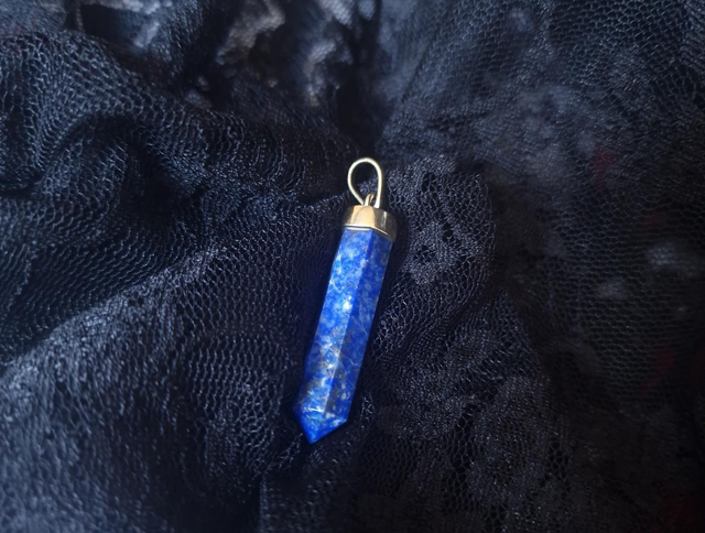 Lapis lazuli pendant 