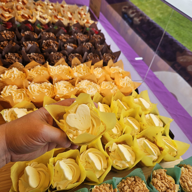 Lemon meringue cupcake