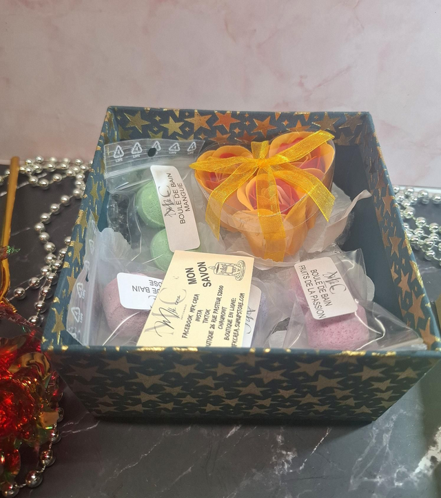 Coffret boules de bain et fleurs