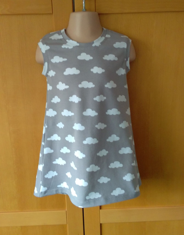 Dress - 2 yrs (92 cm).   Clouds