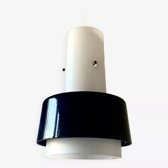 Suspension scandinave en opaline blanche et verre noir de style vintage