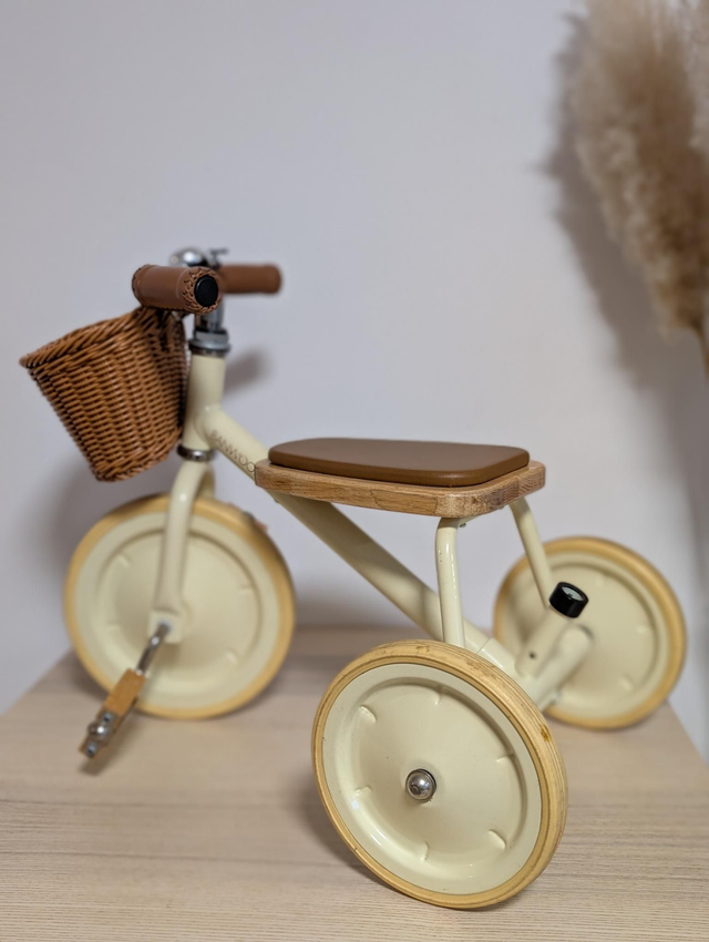 Tricycle Banwood vintage cream - Prix neuf : 149 euros 