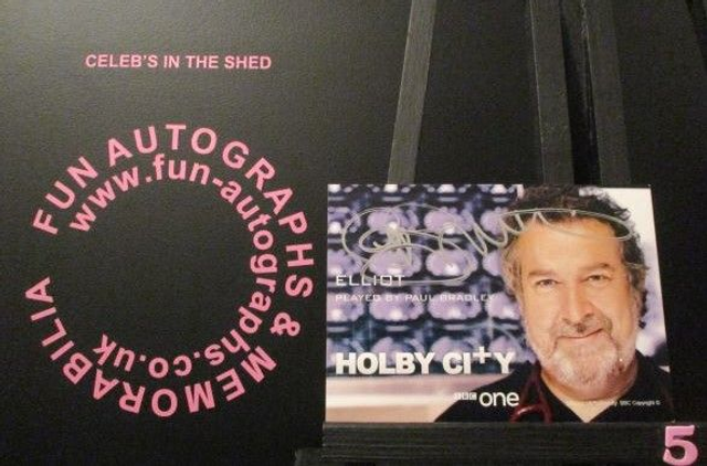 Paul Bradley (Elliott) Authentic Autographed Holby City 6x4 Cast Card (5)