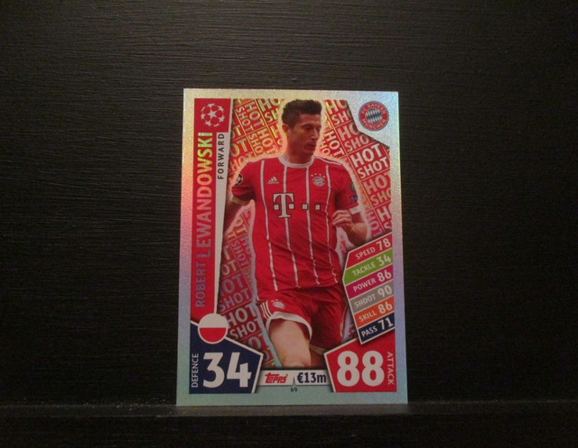 Robert Lewandowski - UEFA Champions League Match Attax 2017/18 Original Trading Card #69