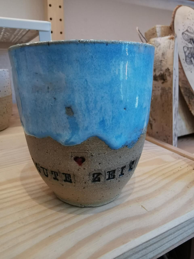Becher handgetöpfert groß 