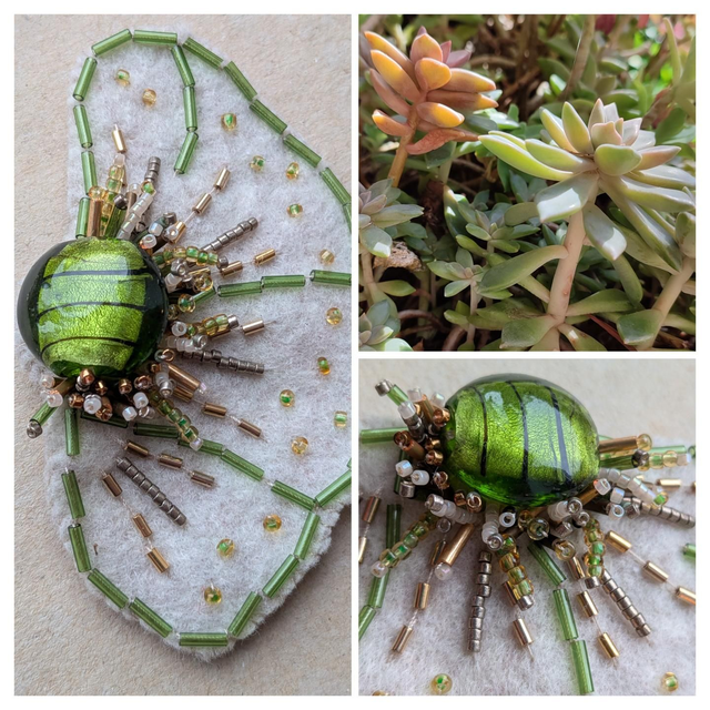 Broche fleur tissée main en verre et feutrine, crème et vert, sans nickel, pièce unique 