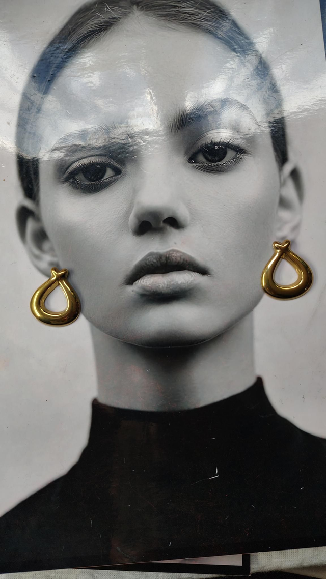 Orecchini ovali a bottone 