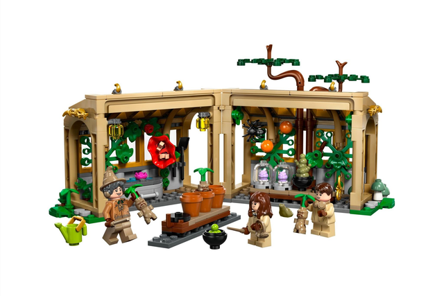 LEGO 76445 Schloss Hogwarts™: Kräuterkundeunterricht