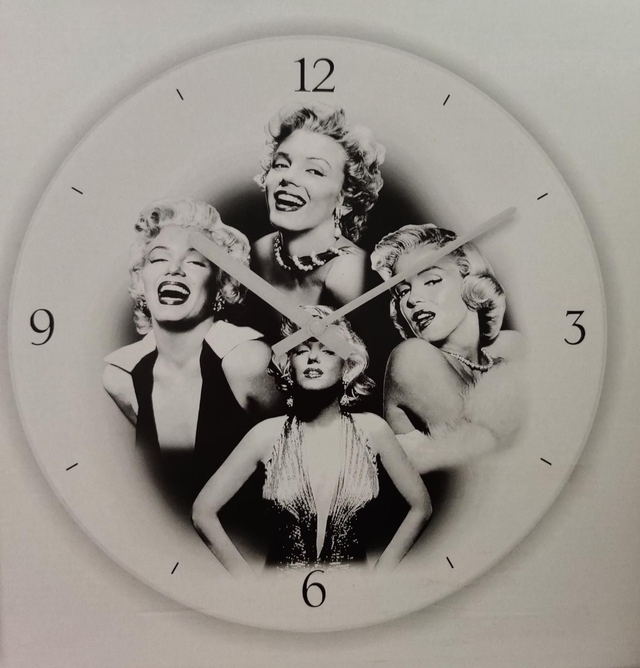 Marilynit seinäkello