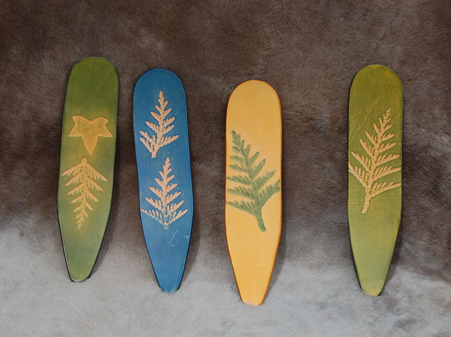 Marque pages en cuir texturés