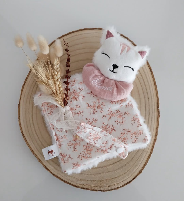 Commande doudou renard fourrure blanche + mini chat fourrure blanche pour Fanny 
