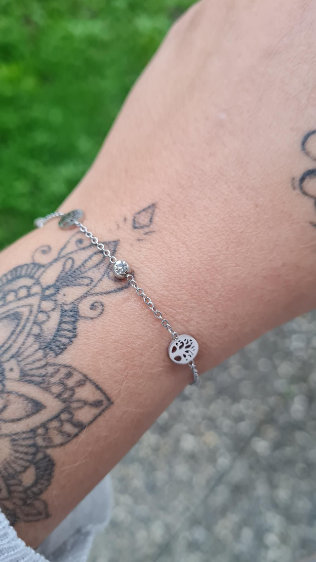 Bracelet en acier argenté avec 3 Arbres de Vie + strass
