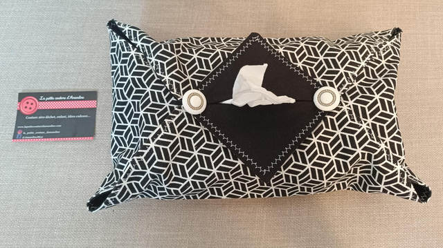 Housse boîte à mouchoirs noire