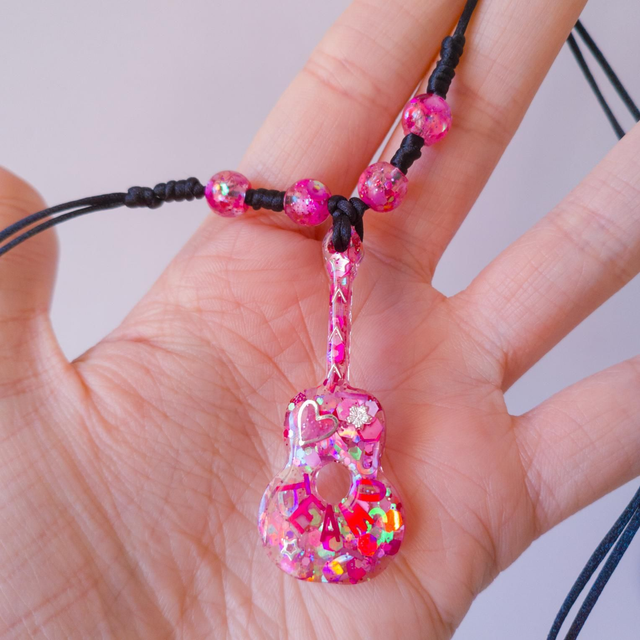 Collar Guitarra Rosa Díselo con Amor