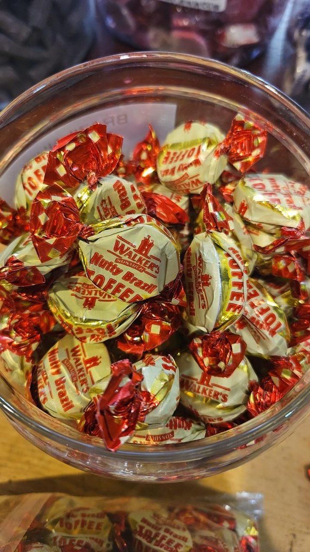 Walkers nutty Brazil toffee