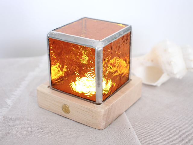 💡Mini Lampe nomade orange en vitrail et bois