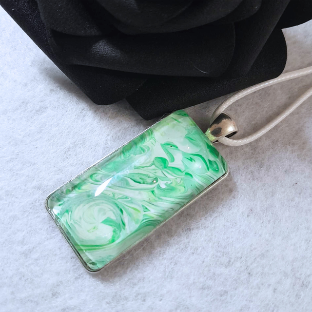 WHITE FOREST - Collier - Cordon blanc 