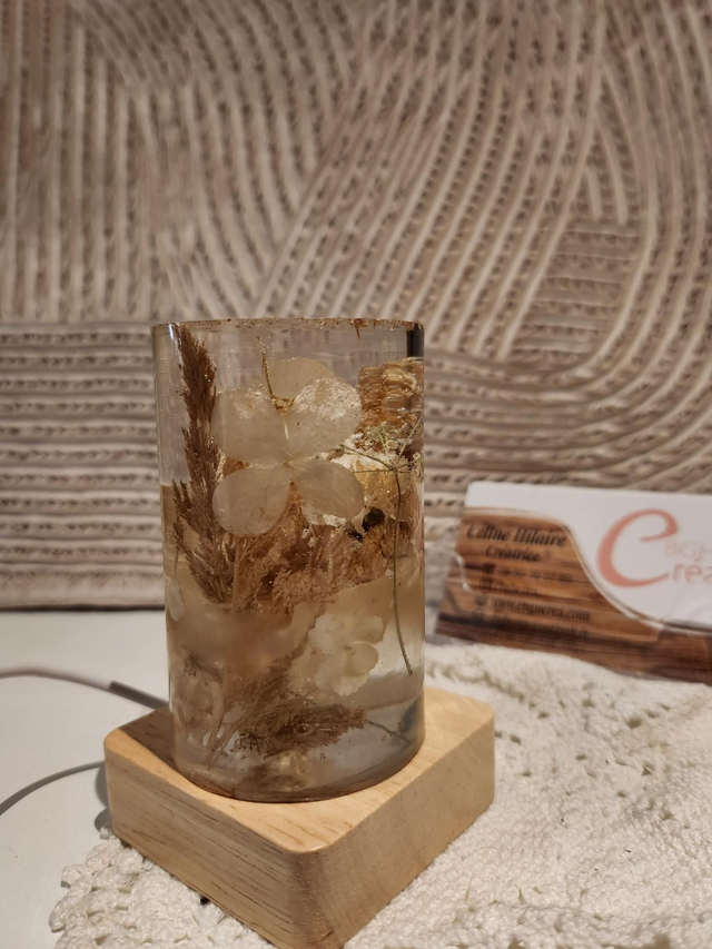 Lampe cylindrique fleurs séchées blanches