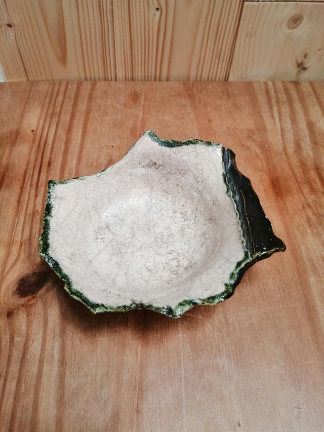 Ravier beige et bronze