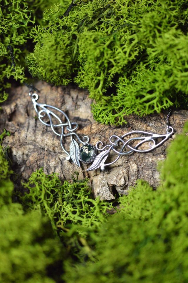 Collier Elfique - Agate Mousse, feuilles simples