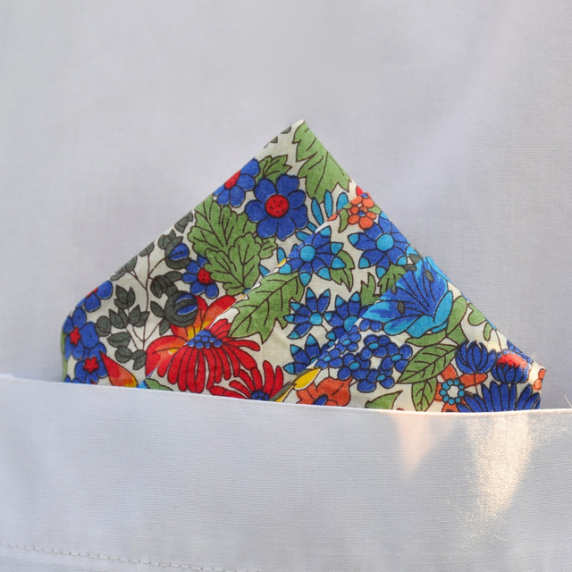 Pochette costume - Margaret Annie A