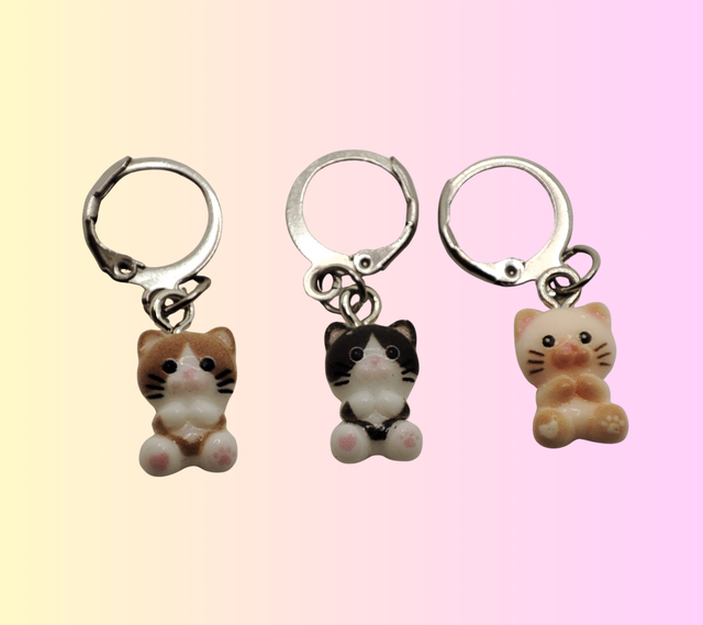 A Trois marqueurs de maille à fermoir Chatons trop mignons