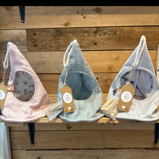 Hanging Pods/Peg Bags 