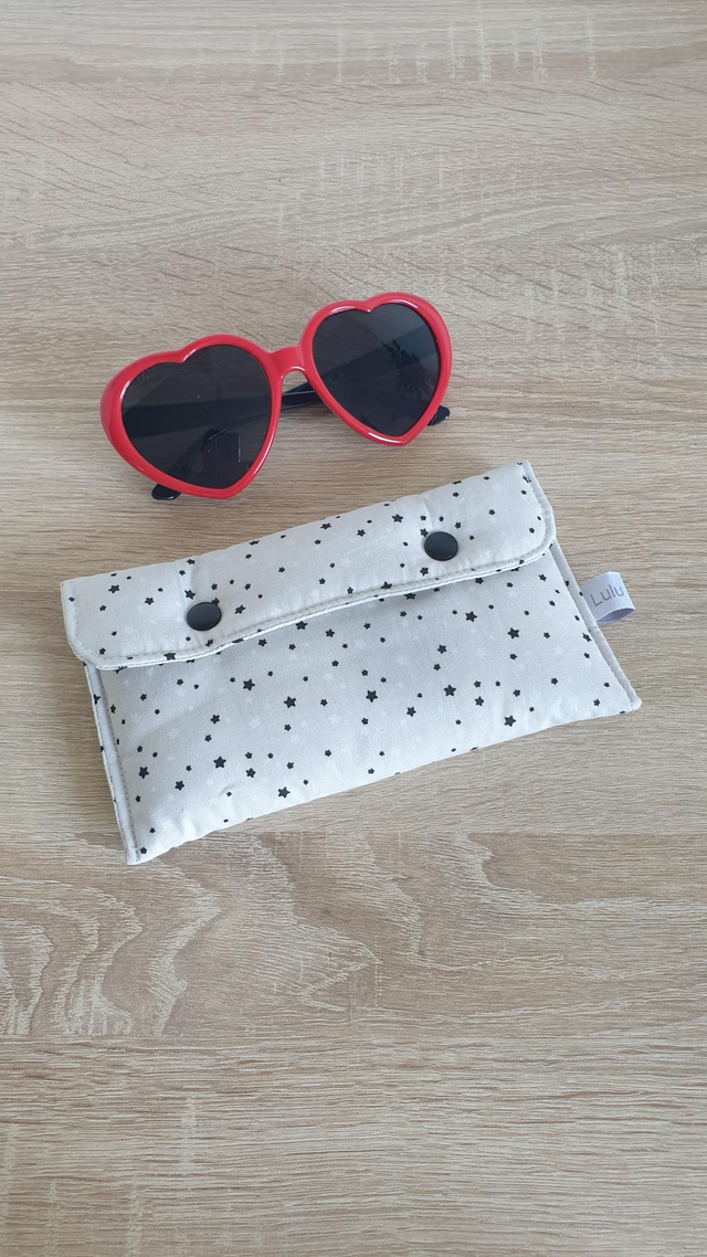 Etui à lunettes ou à téléphone étoiles noir