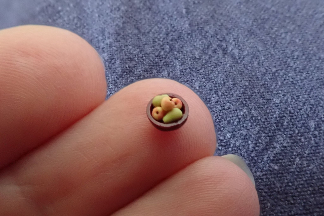 Apples and Pears in bowl (1/48th scale)