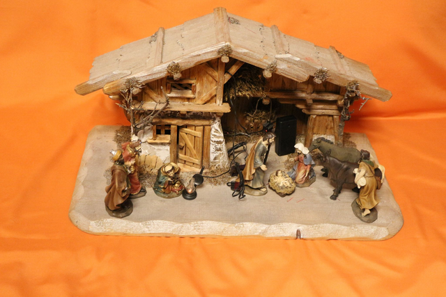 Weihnachtskirppe, Holz