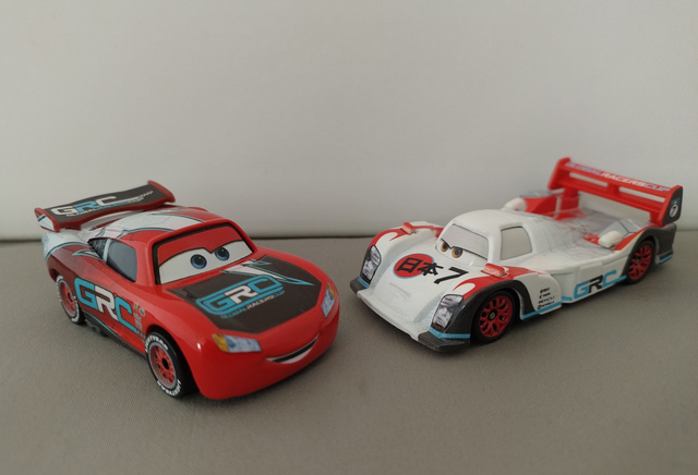 Disney Pixar Cars GRC - Lightning McQueen & Shu Todoroki