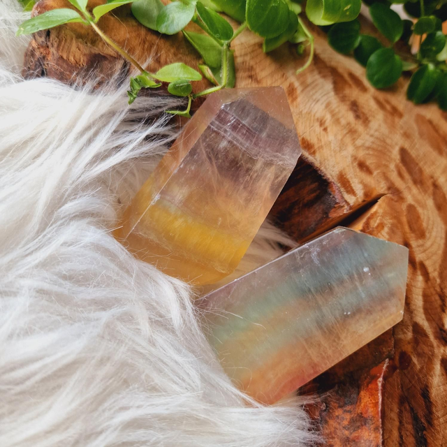 Gummy Fluorite Point 100g