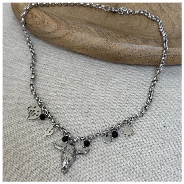 Collier multi pampilles , tête de buffle 