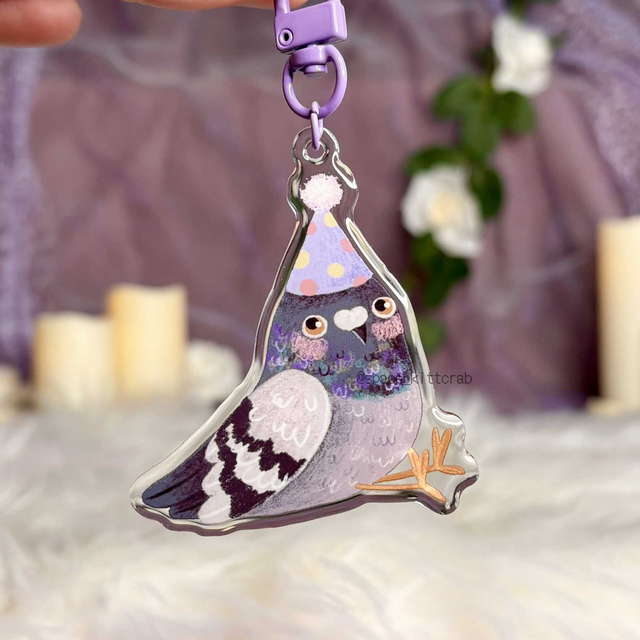 Party Pigeon keychain (obesek za ključe)