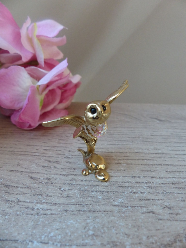 Mini chouette dorée en métal et résine à facettes –  Figurine Hibou scintillant en résine, symbole de sagesse et envol, idée cadeau fête