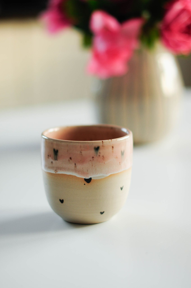 Becher mit Herz, rosaweiß