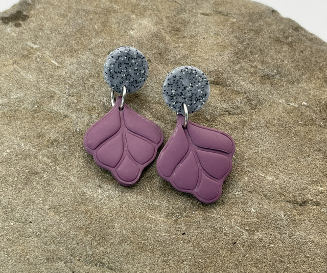 Grey & plum leaf drops