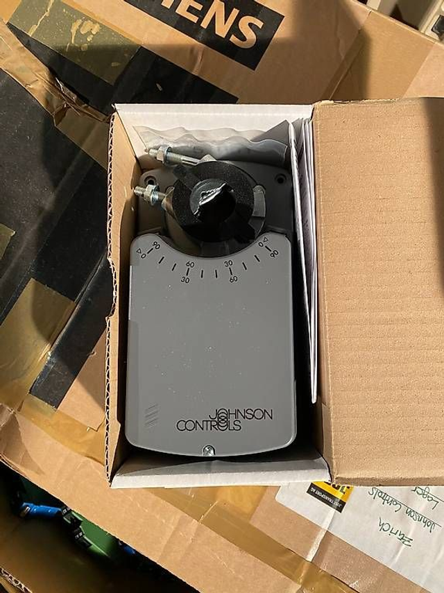 Johnson Controls M9124-ADC-1